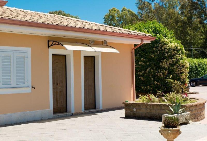 Hotel Villa Aurora Латина Экстерьер фото