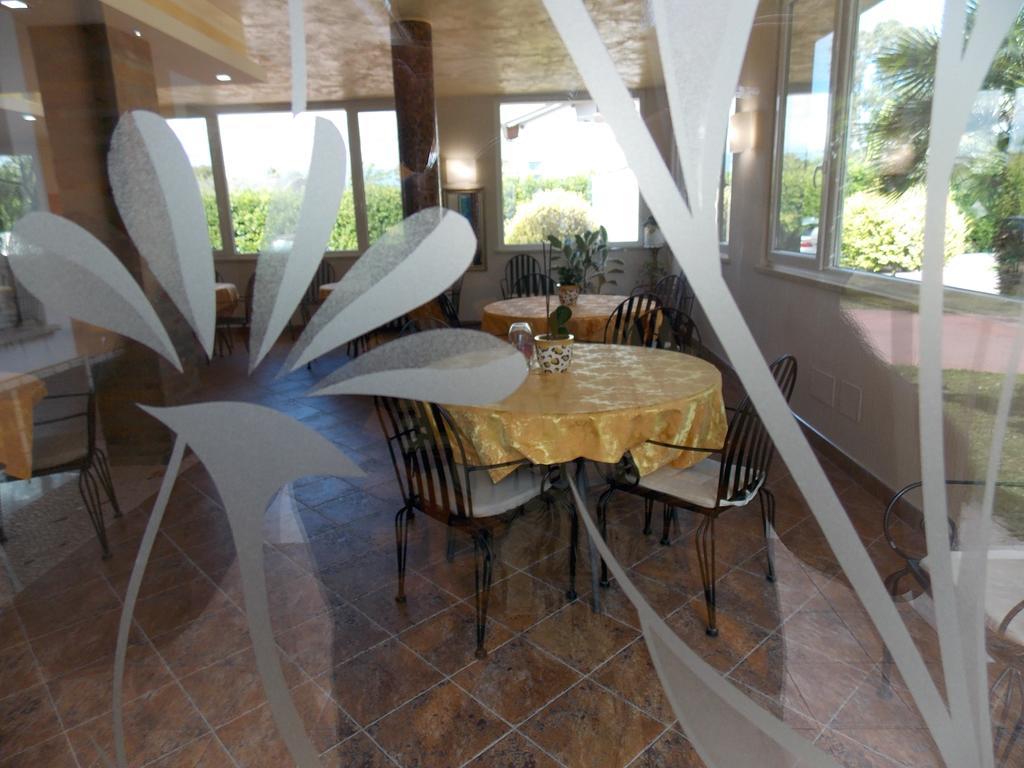 Hotel Villa Aurora Латина Экстерьер фото