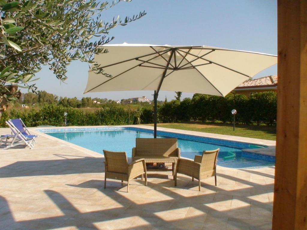 Hotel Villa Aurora Латина Экстерьер фото