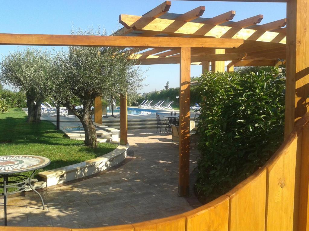 Hotel Villa Aurora Латина Экстерьер фото