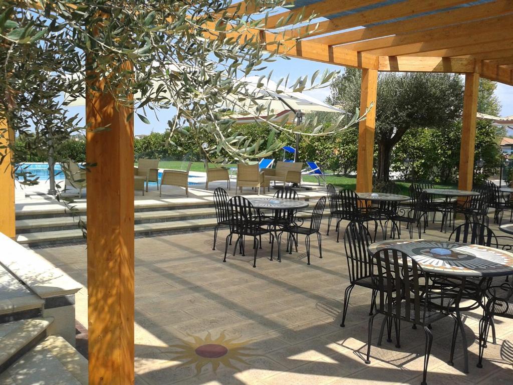 Hotel Villa Aurora Латина Экстерьер фото