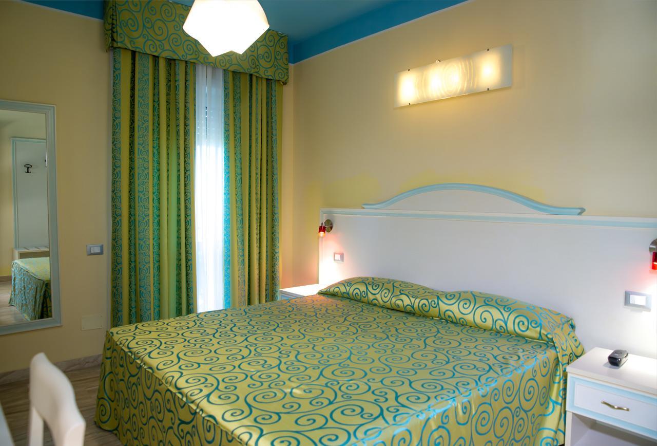 Hotel Villa Aurora Латина Экстерьер фото