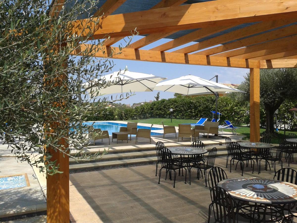 Hotel Villa Aurora Латина Экстерьер фото